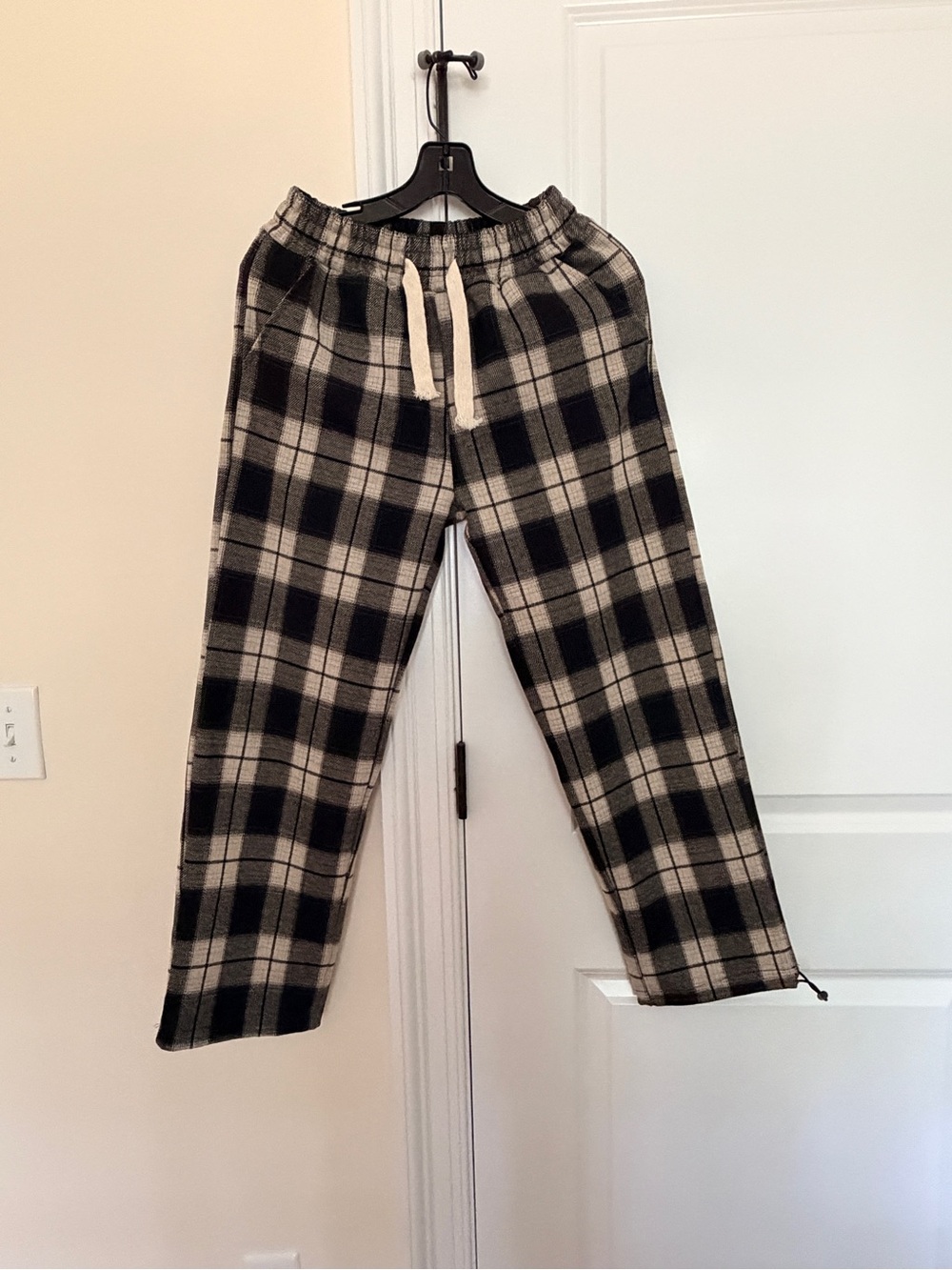 Black and Cream Plaid Men’s Lounge Pants